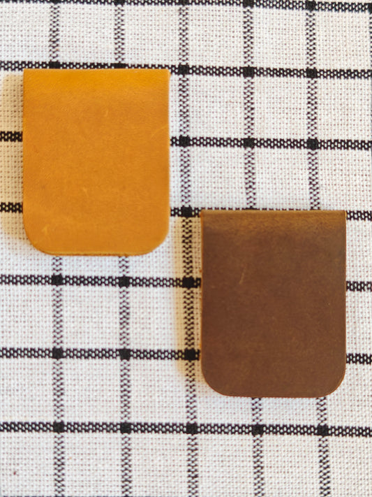 Genuine leather magnetic bookmark